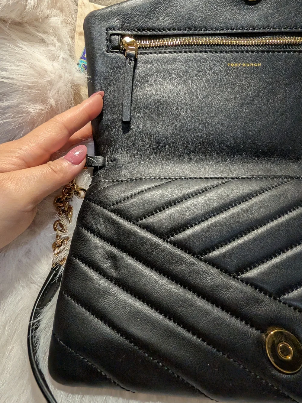 Tory Burch Black Quilted Leather Shoulder Bag - Picture 6 of 12